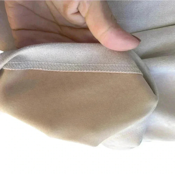 Glam women’s Shorts High Waist Fold Pleated Shorts color cream size M preloved - Picture 5 of 9